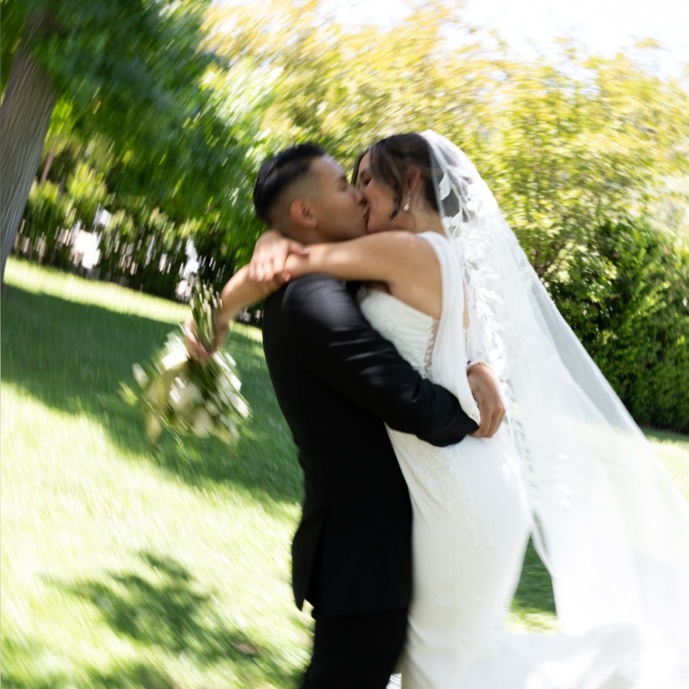 Meet your Posher, Eduardo